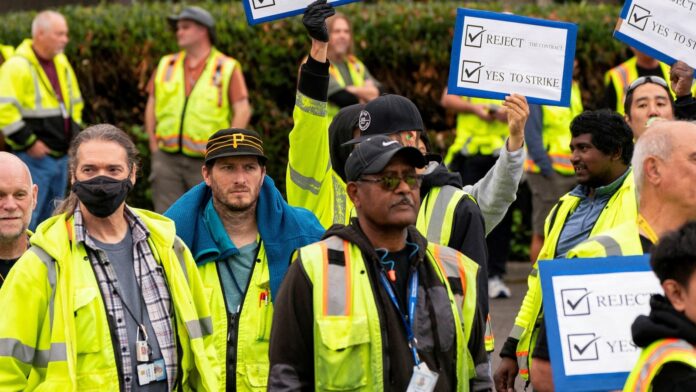 boeing-us-workers-to-go-on-strike-after-rejecting-pay-rise-of-25%-in-4-years