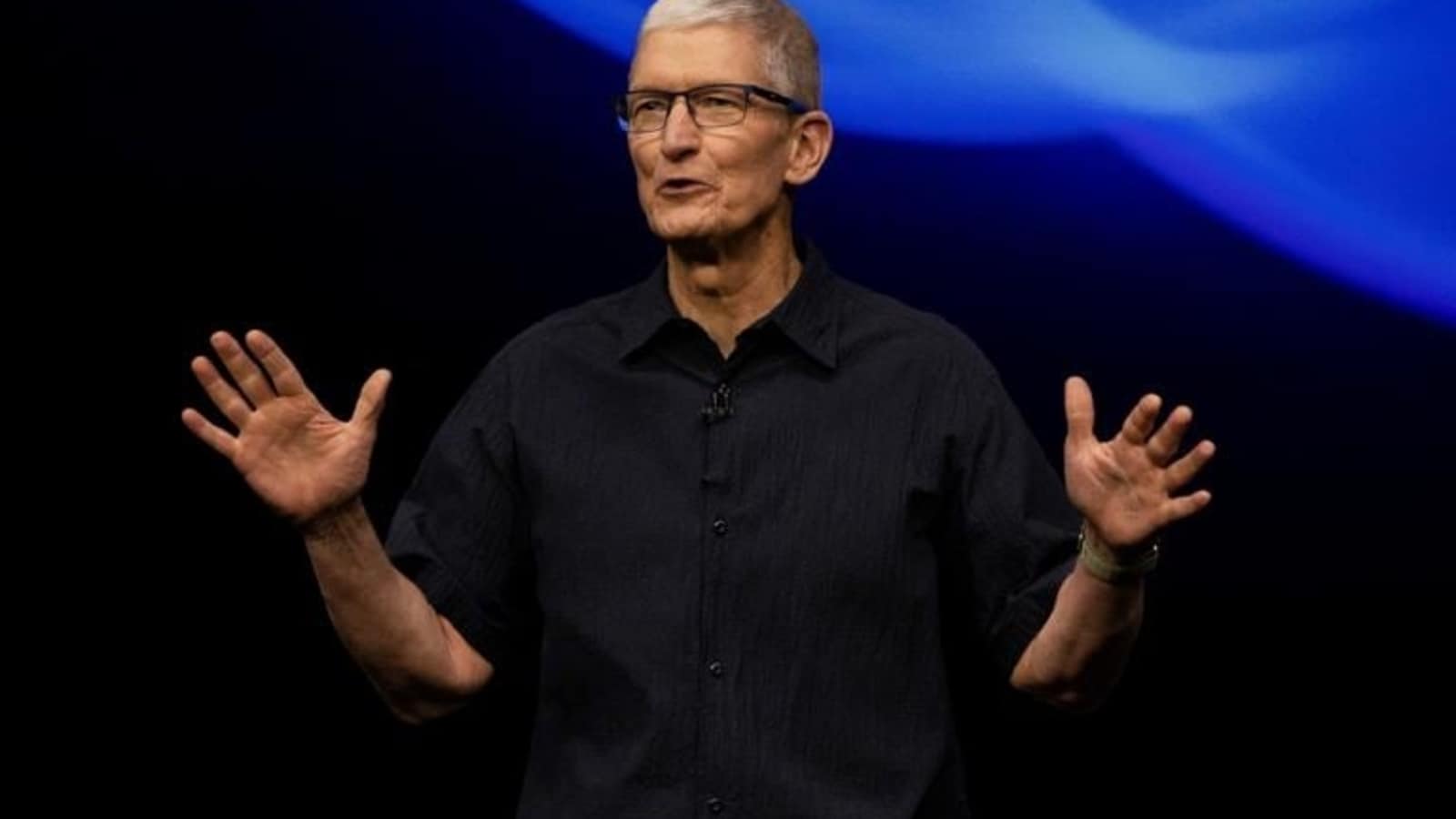 apple-has-a-new-problem:-quick-departure-of-senior-executives-who-report-to-tim-cook