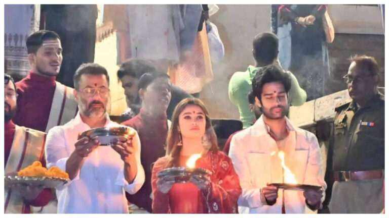 rasha,-aaman-and-abhishek-kapoor-perform-ganga-aarti